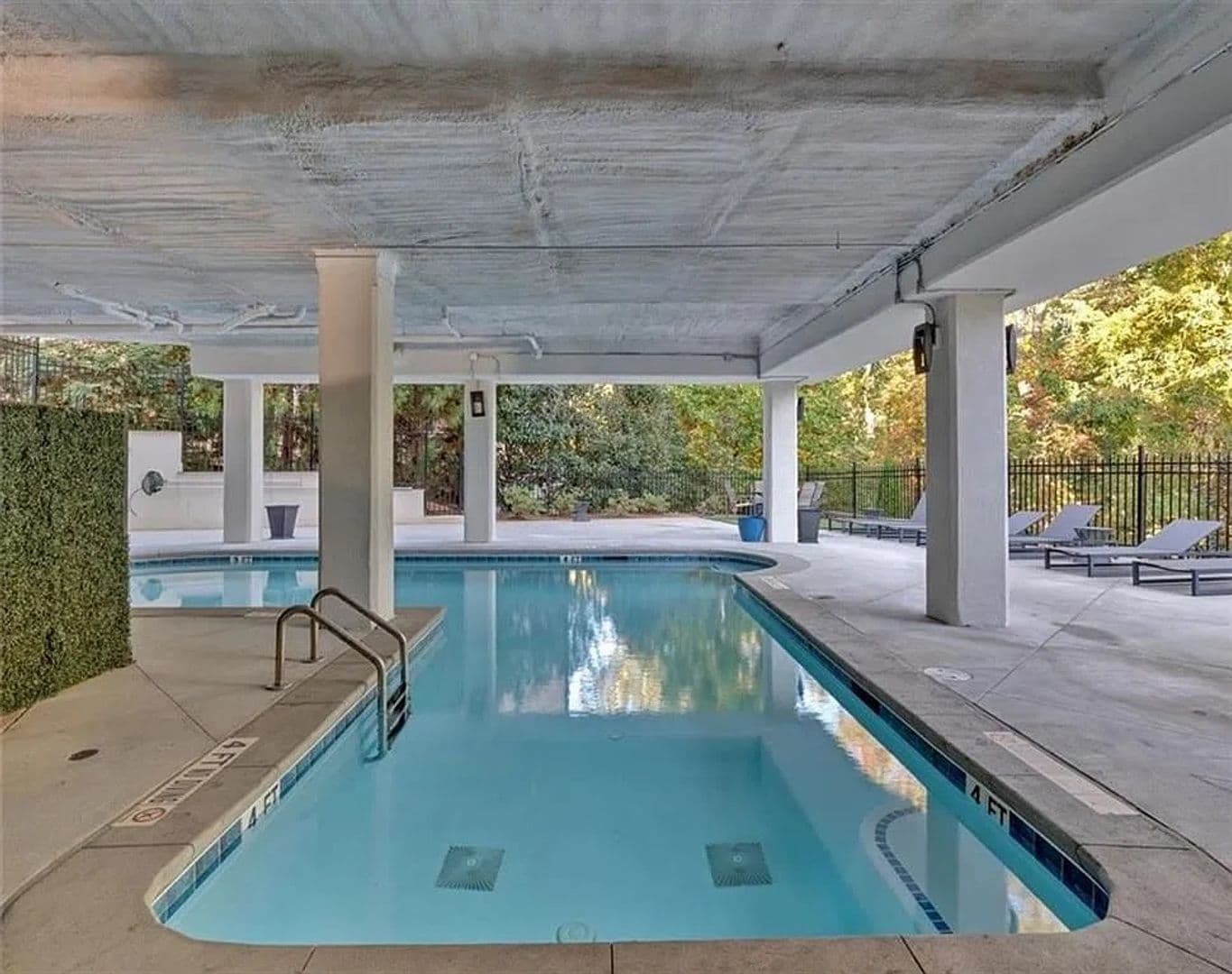 Atlanta House: 6890 Peachtree Dunwoody Rd NE
