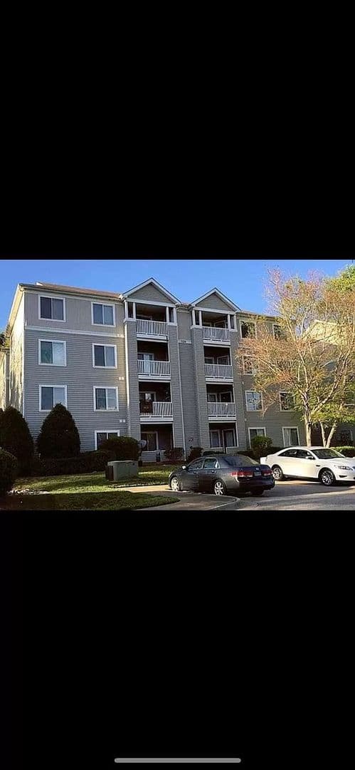Raleigh House: 1220 University Ct