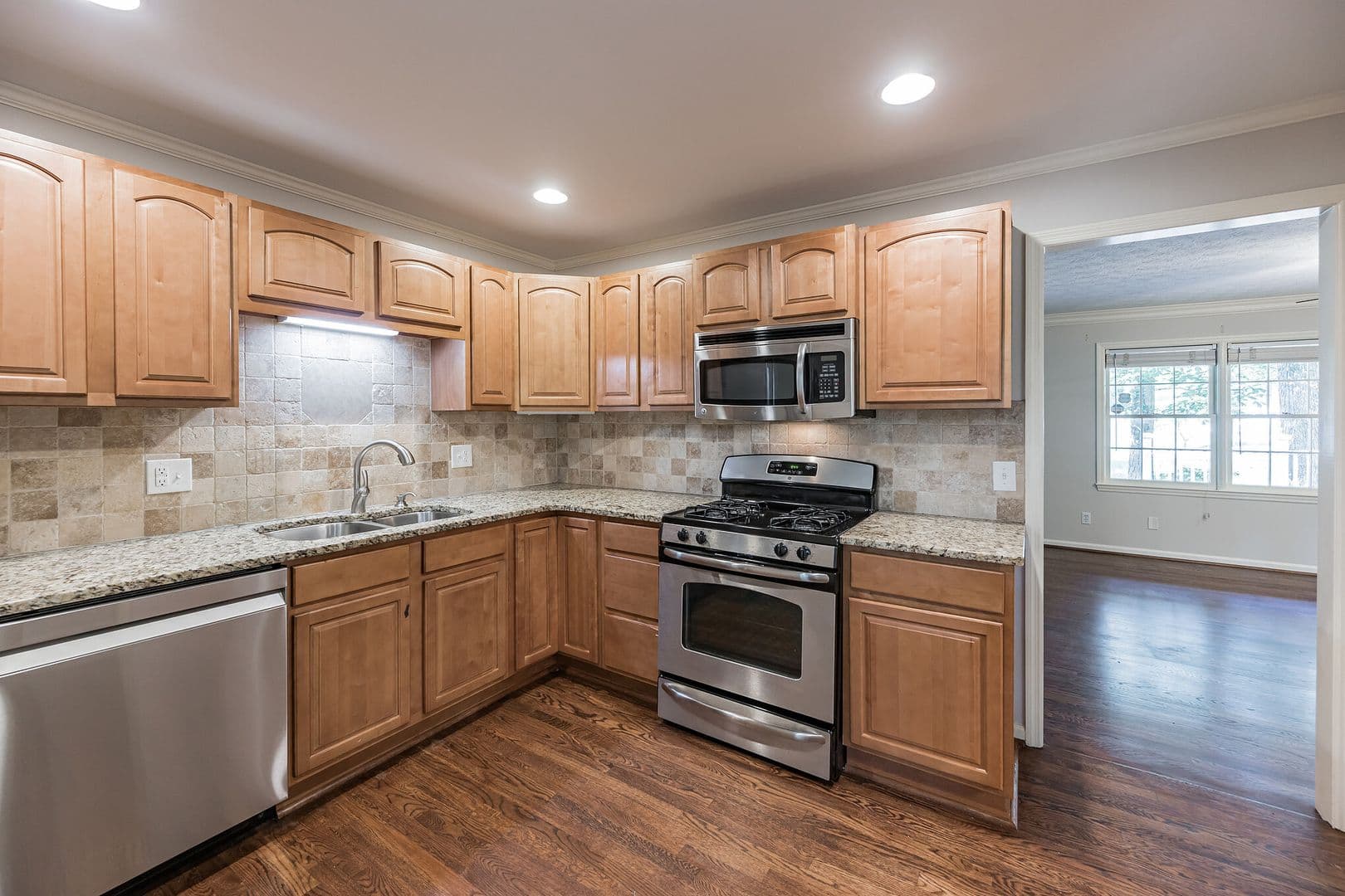 Roswell House: 4472 Old Mabry Pl