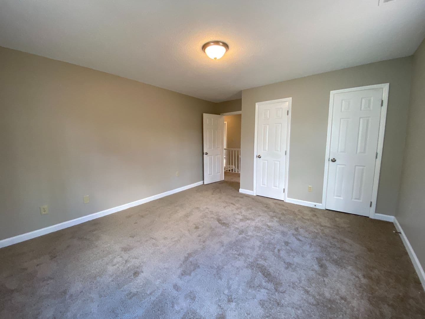 Raleigh House: 216 Woods Ream Dr