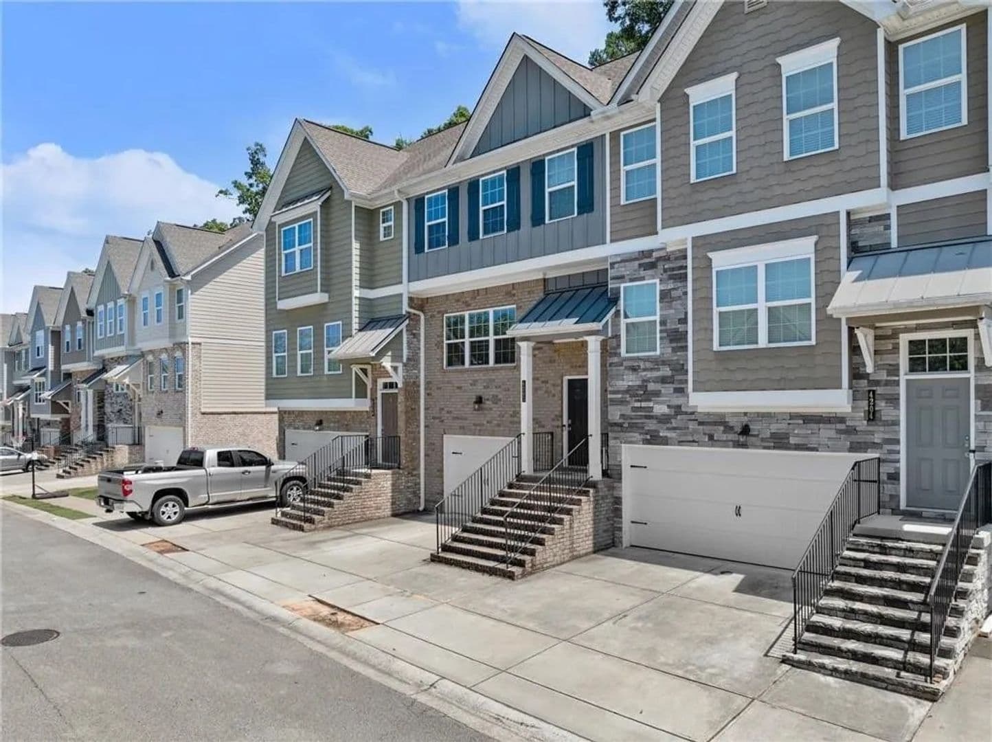 Buford House: 4202 Chatham Ridge Dr