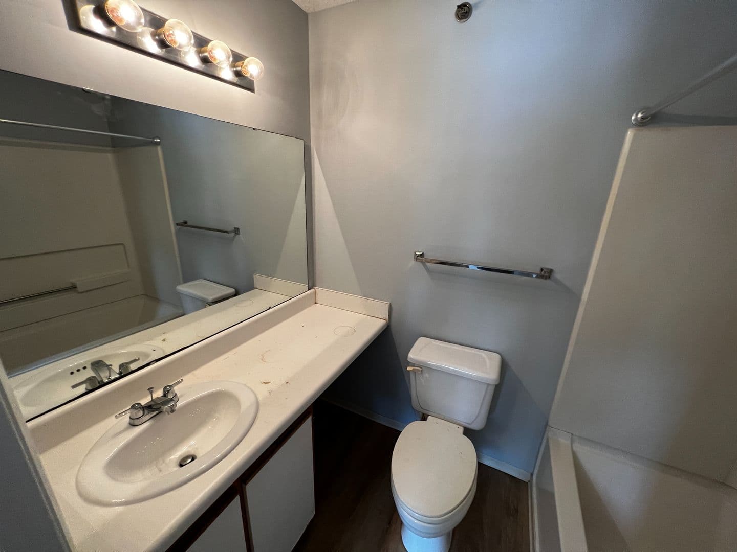 Raleigh House: 1430 #301 Collegiate Cir