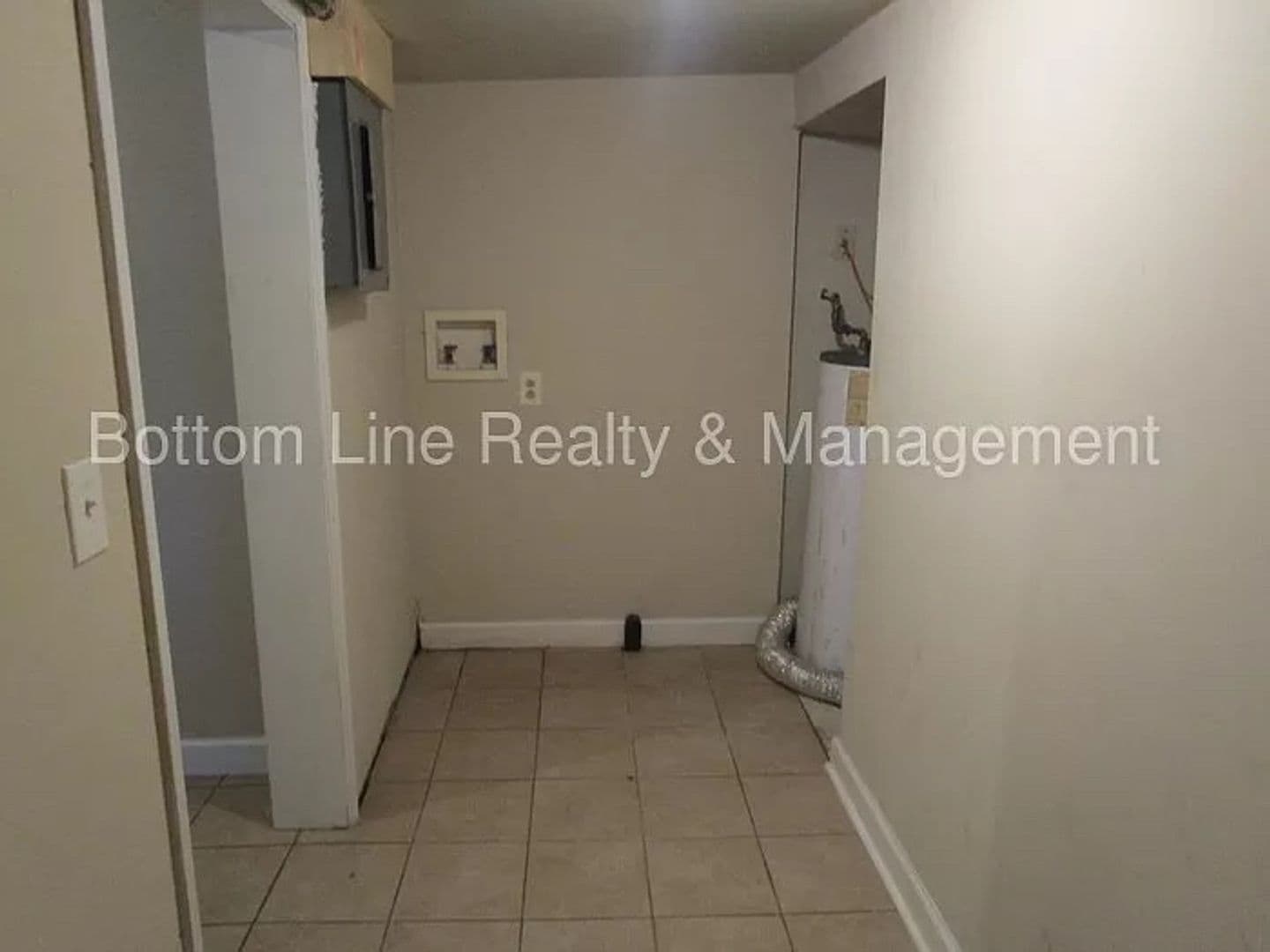 Charlotte House: 3912 Plainview Rd