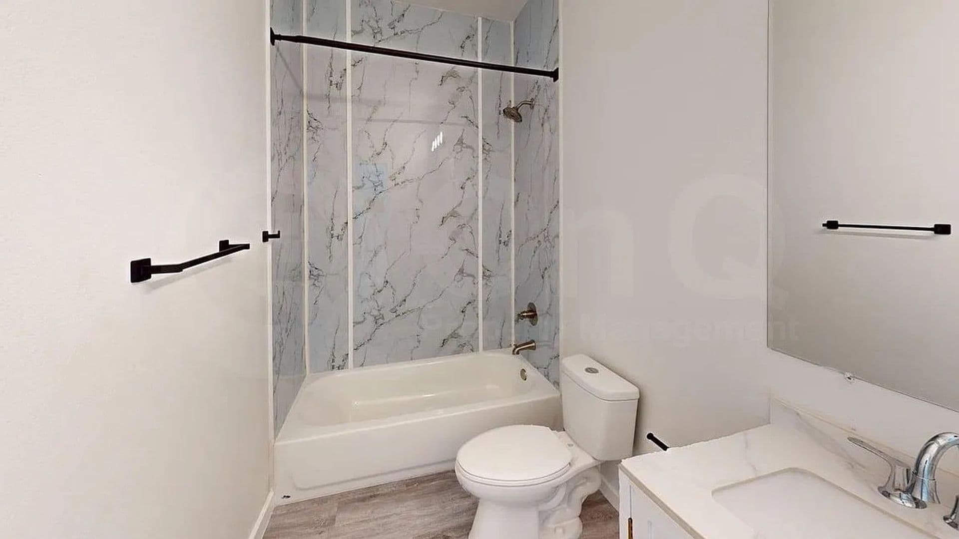 Dallas House: 6702 S Lancaster Rd