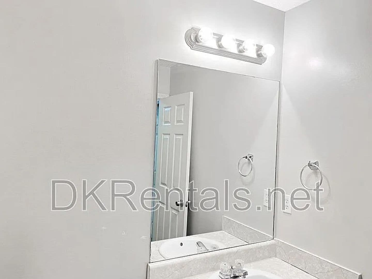 East Point House: 4416 Stone Gate Way