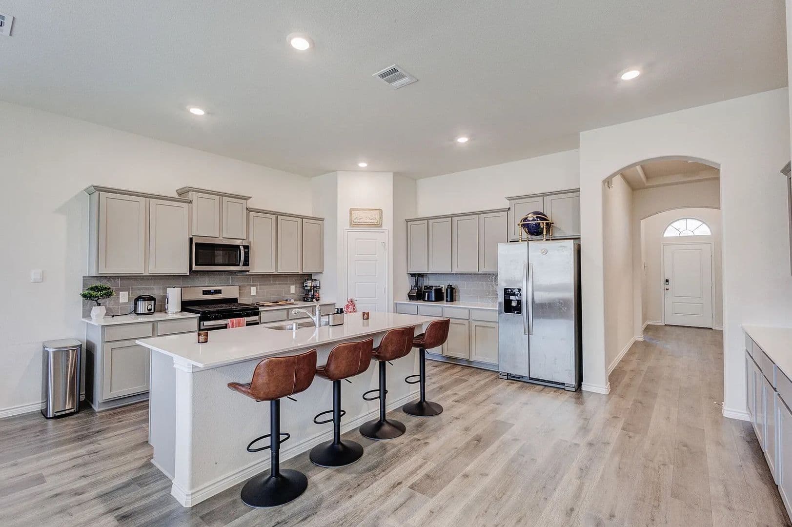Garland House: 6993 Newby Ln