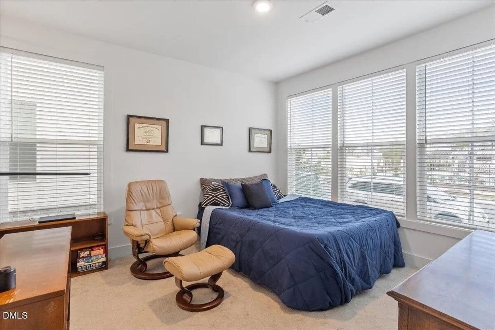 Knightdale House: 522 Billingshurst Wy