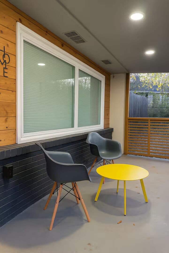 Riverdale House: 500 Denham St