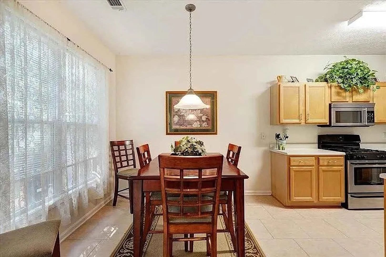 Cumming House: 3032 Kentmere Dr