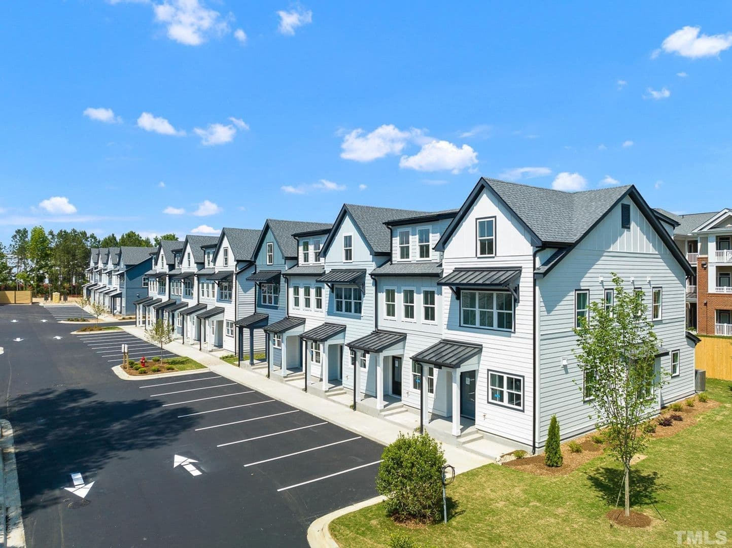 Raleigh House: 8611 Brushfoot Wy