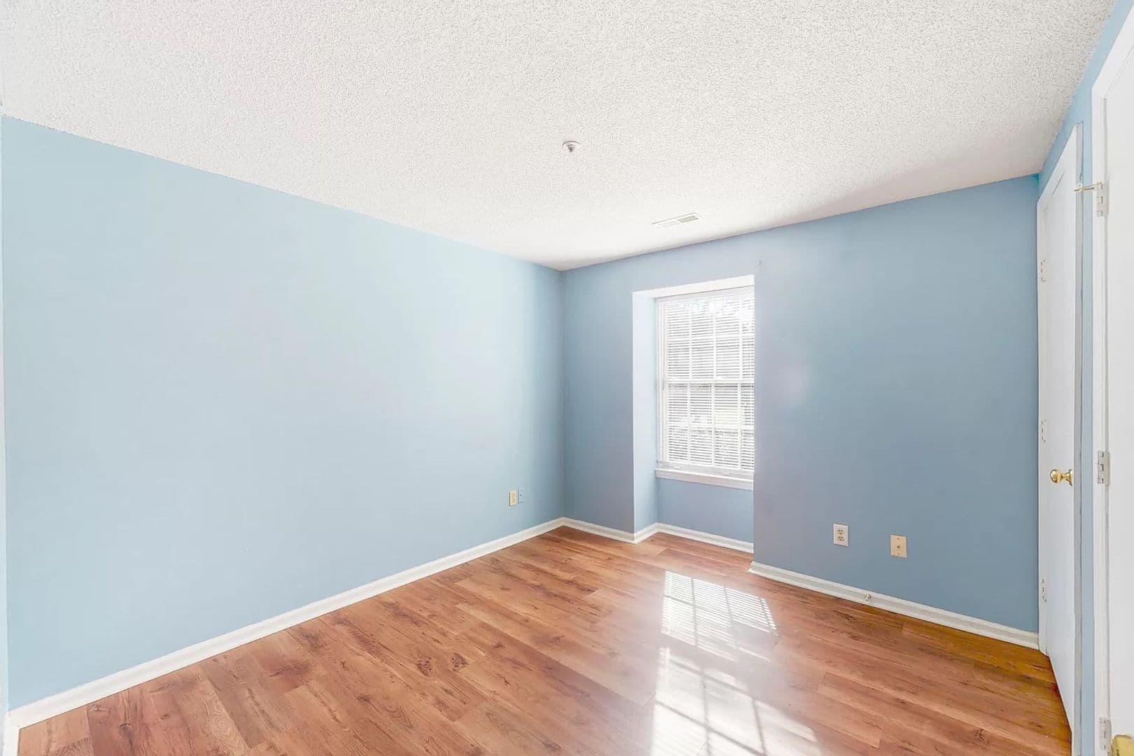 Charlotte House: 1610 #B Arlyn Cir