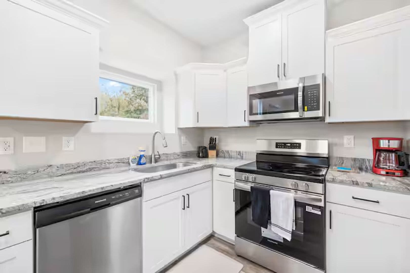 Clover House: 614 Kings Mountain St