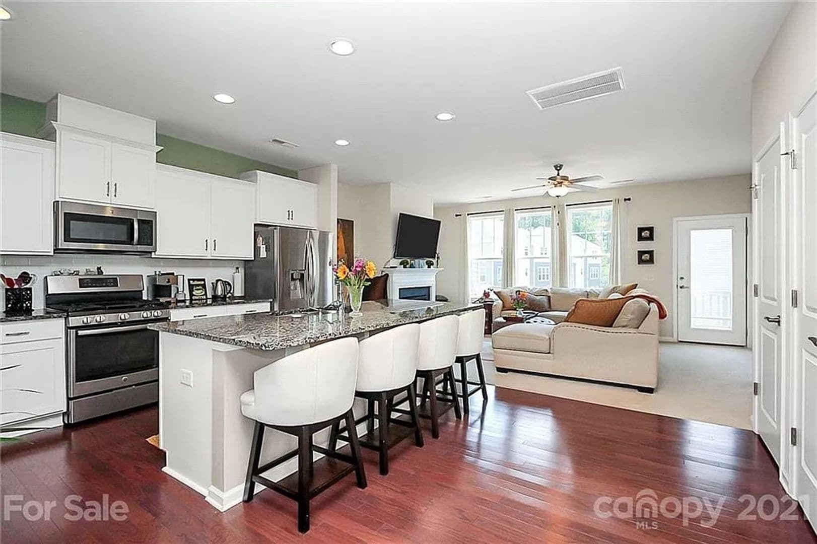 Charlotte House: 1502 Sharon Rd W
