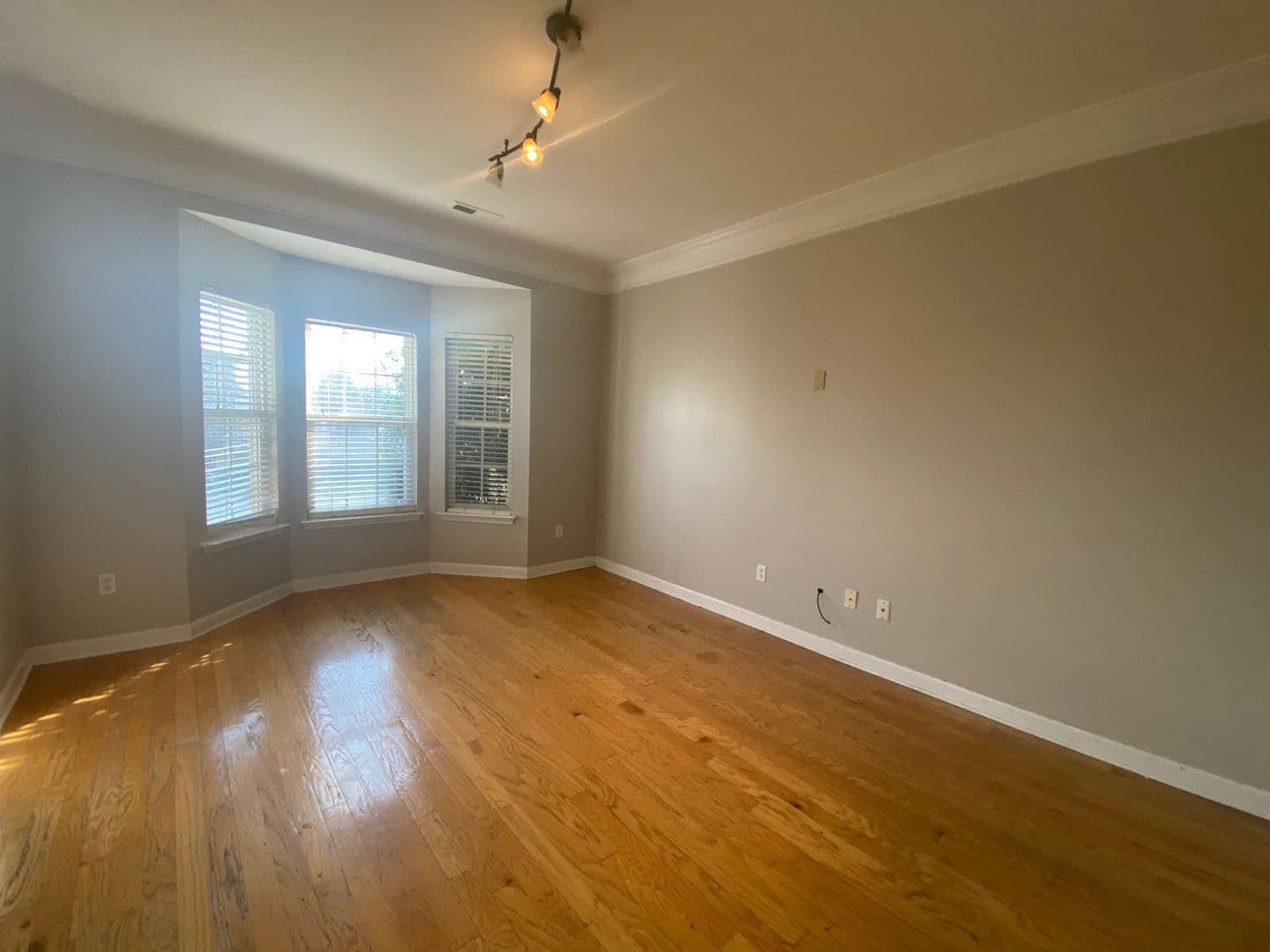 Charlotte House: 12129 Hampton Pl Dr