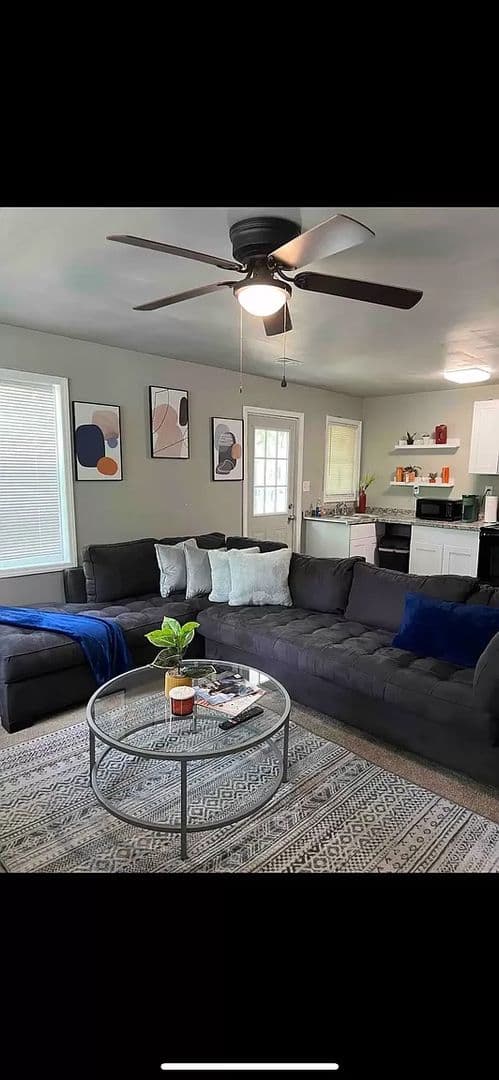 Salisbury House: 1216 W Horah St