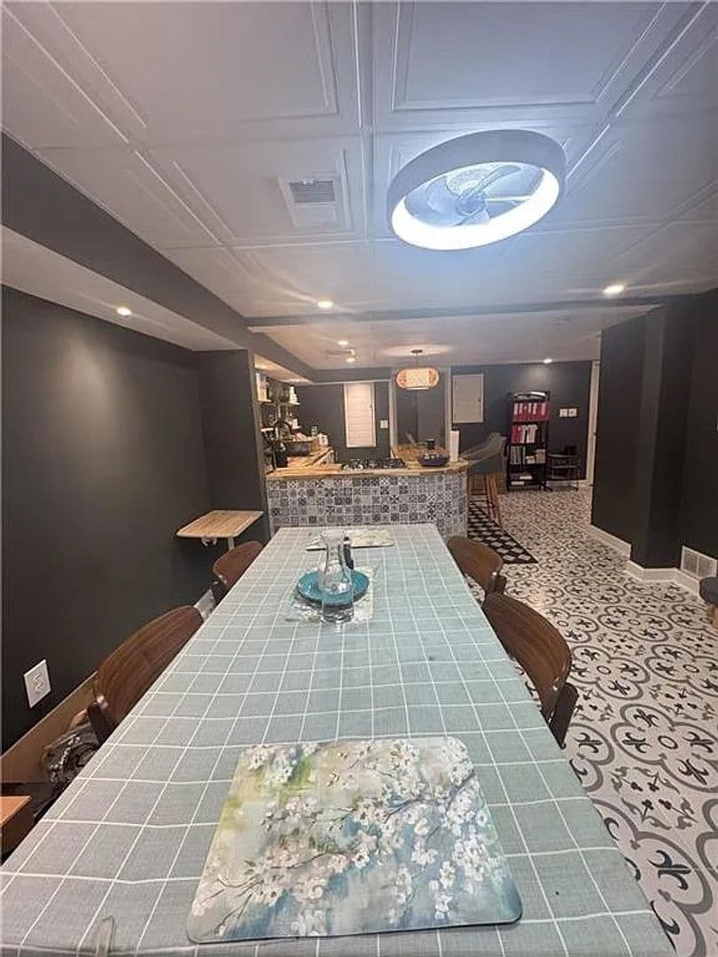 Duluth House: 4909 Glenwhite Dr