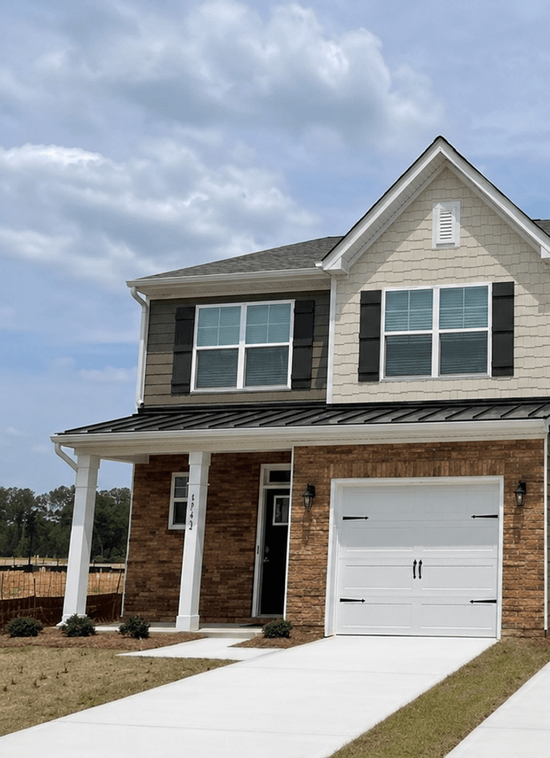 Harrisburg House: 6342 Keeton Ln