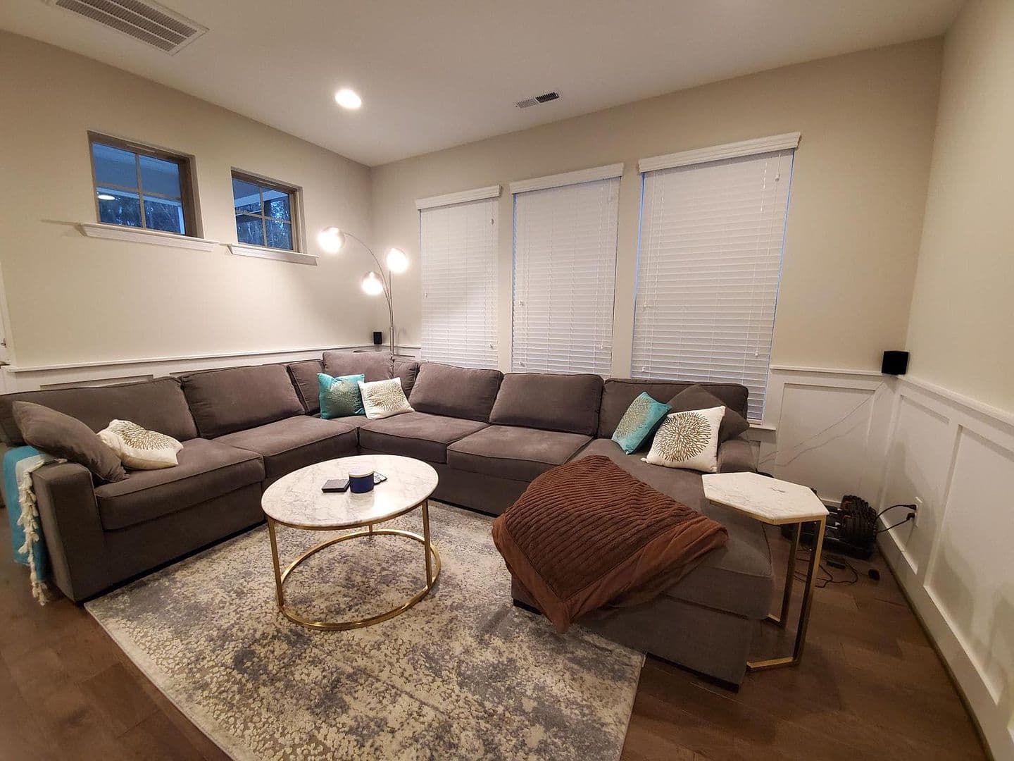 Durham House: 1013 Metropolitan Dr