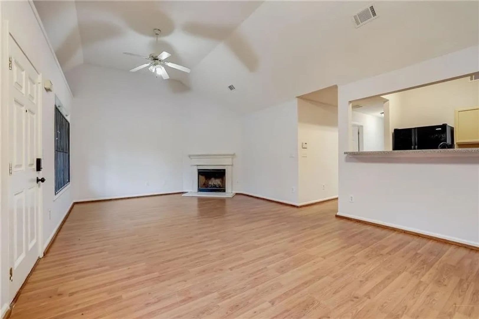 Union City House: 3865 Cypress Pointe Dr
