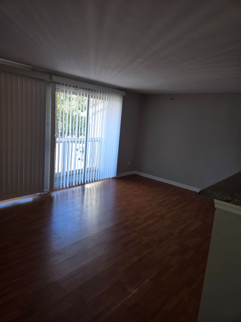 Charlotte House: 1649 Arlyn Cir