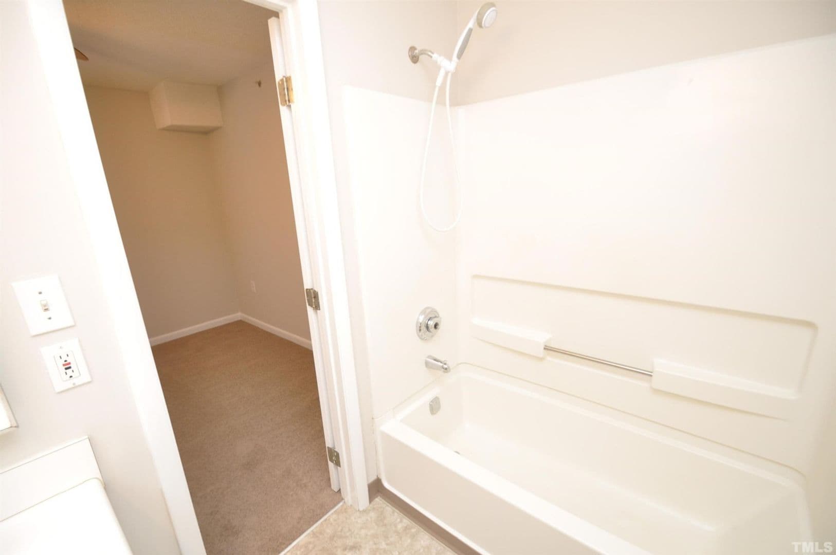 Raleigh House: 1331 #302 Crab Orchard Dr