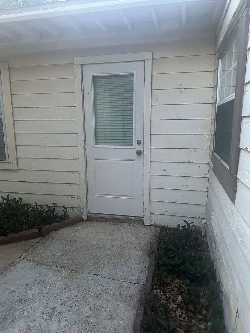 San Antonio House: 1203 Arroya Vista Dr
