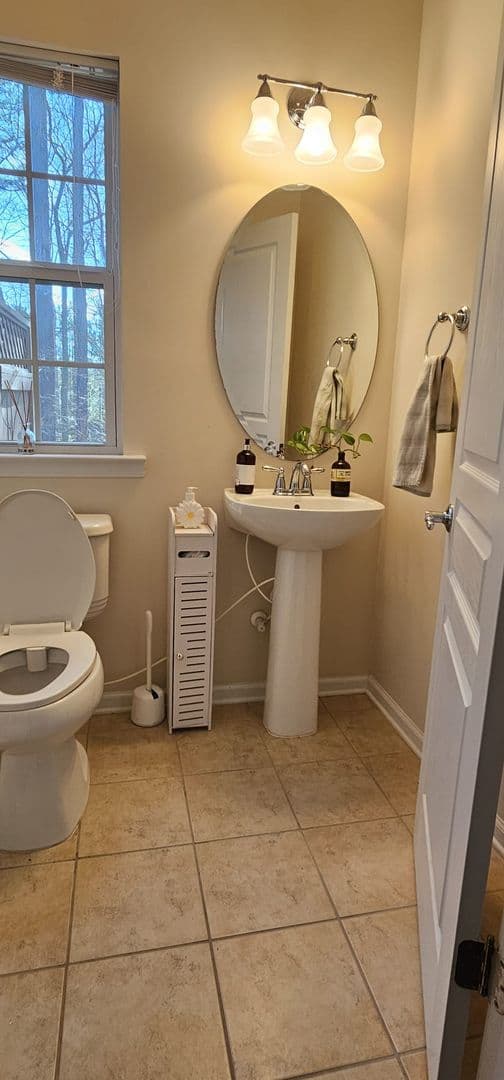 Cary House: 8627 Macedonia Lake Dr
