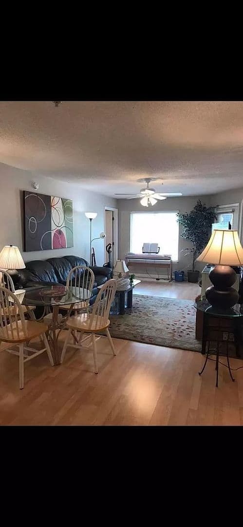 Raleigh House: 1220 University Ct