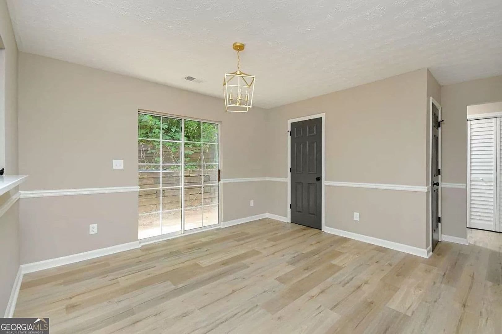 Decatur House: 3840 Brown Dr