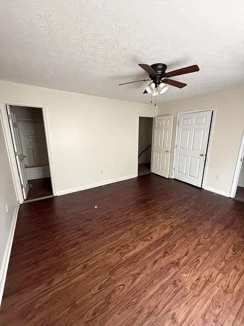 Cartersville House: 44 Pointe Place Dr