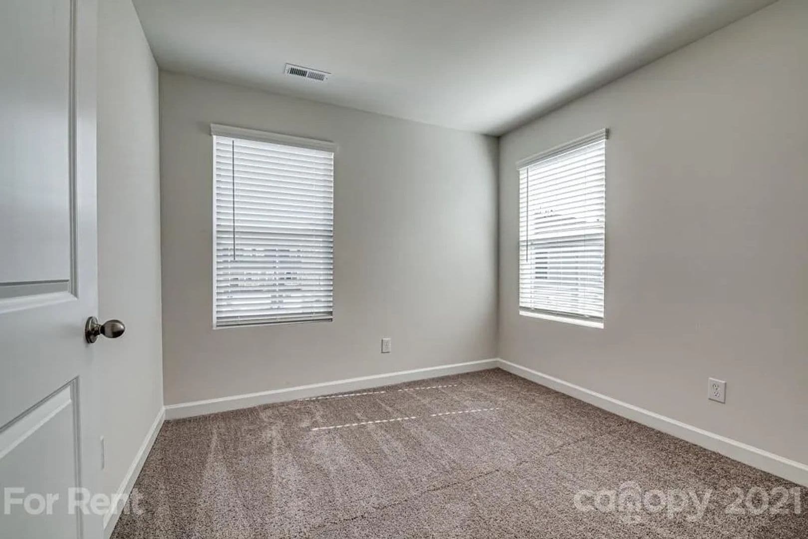Charlotte House: 2022 Tears Ln