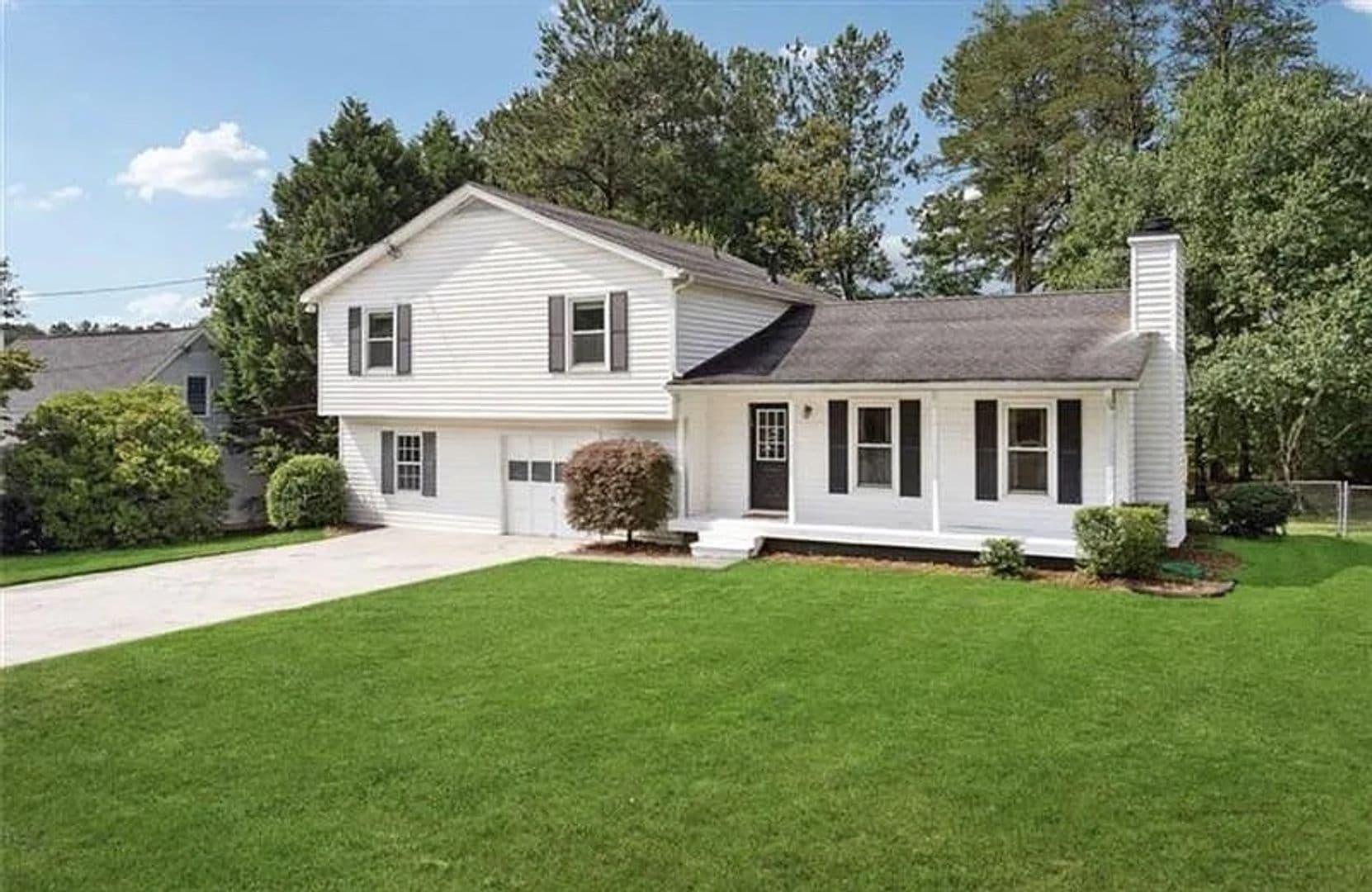 Snellville House: 3081 Brooks Dr