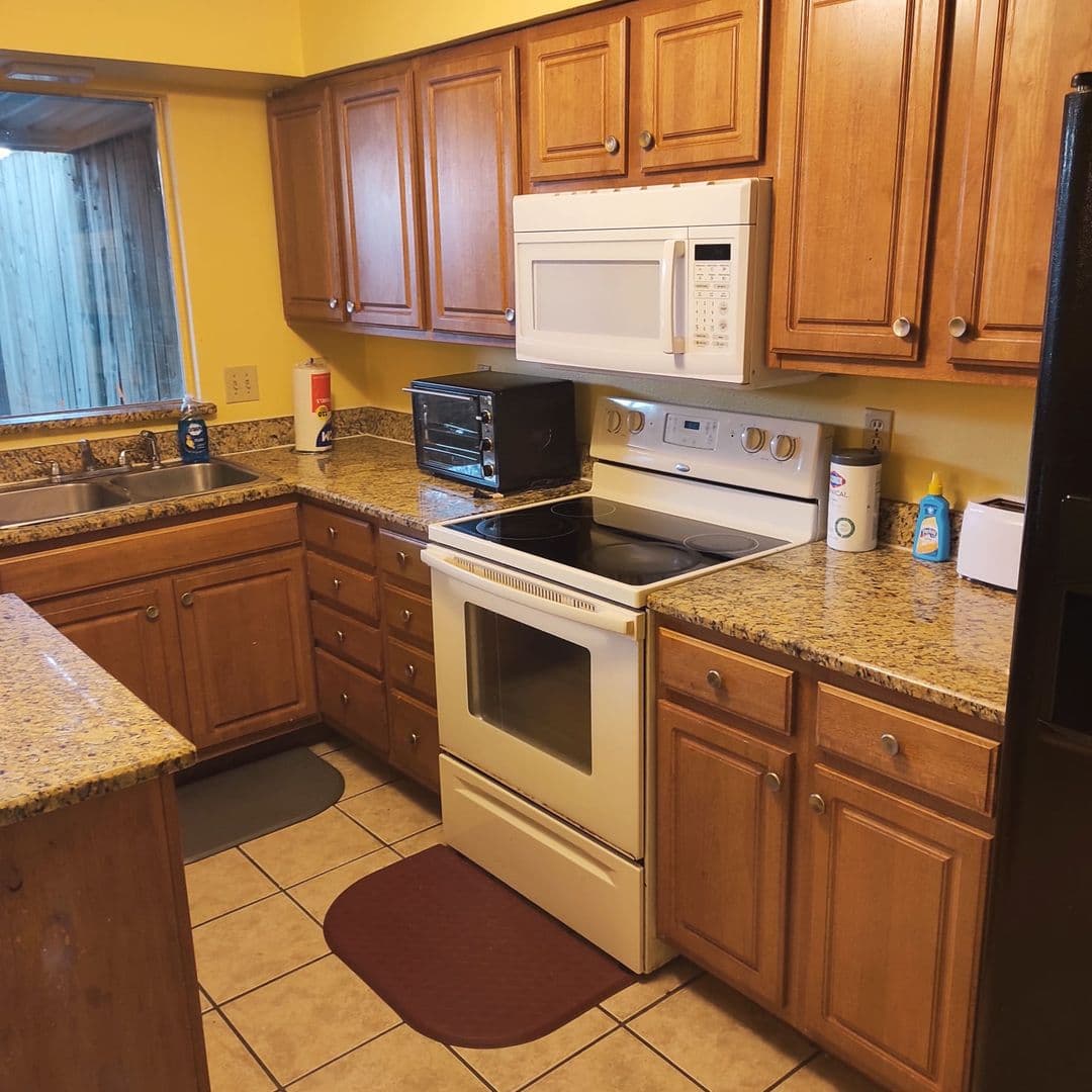 Dallas House: 11824 Leisure Dr