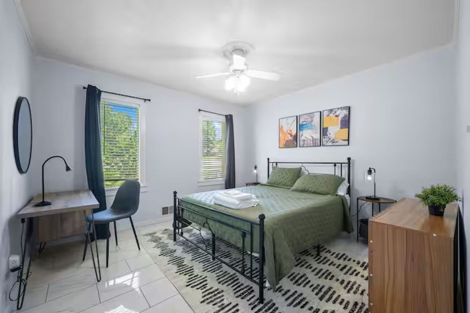 Lilburn House: 493 Greg Dr SW