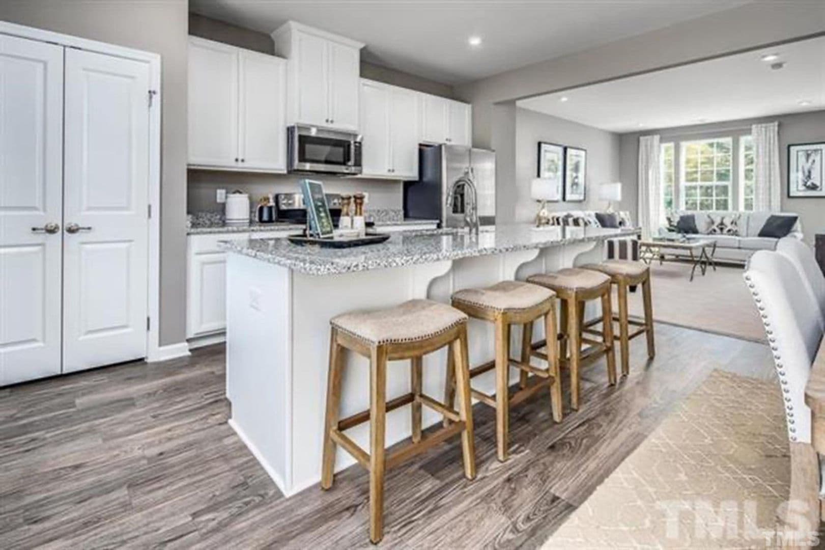 Raleigh House: 6500 Pathfinder Wy