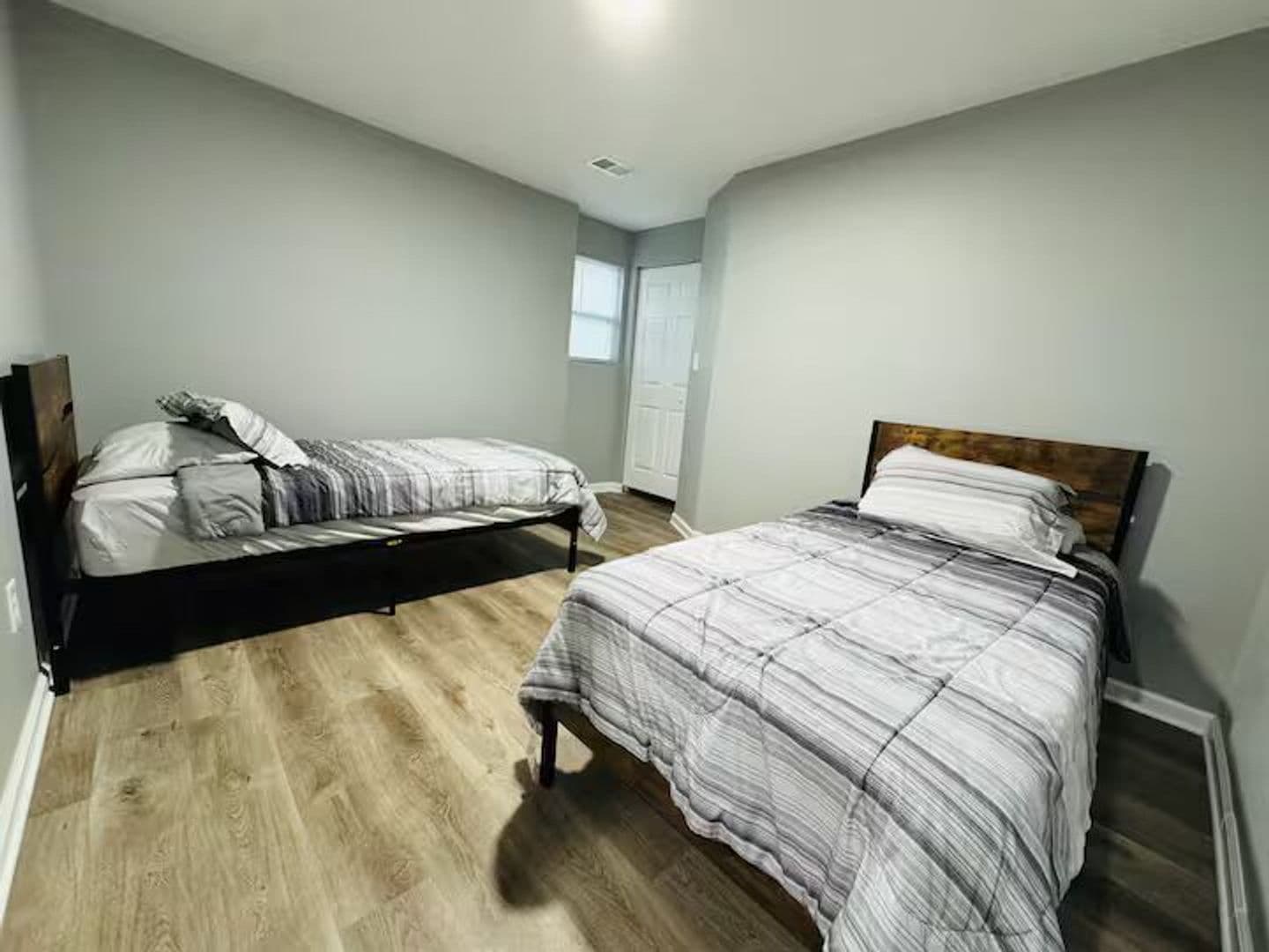 Riverdale House: 500 Denham St