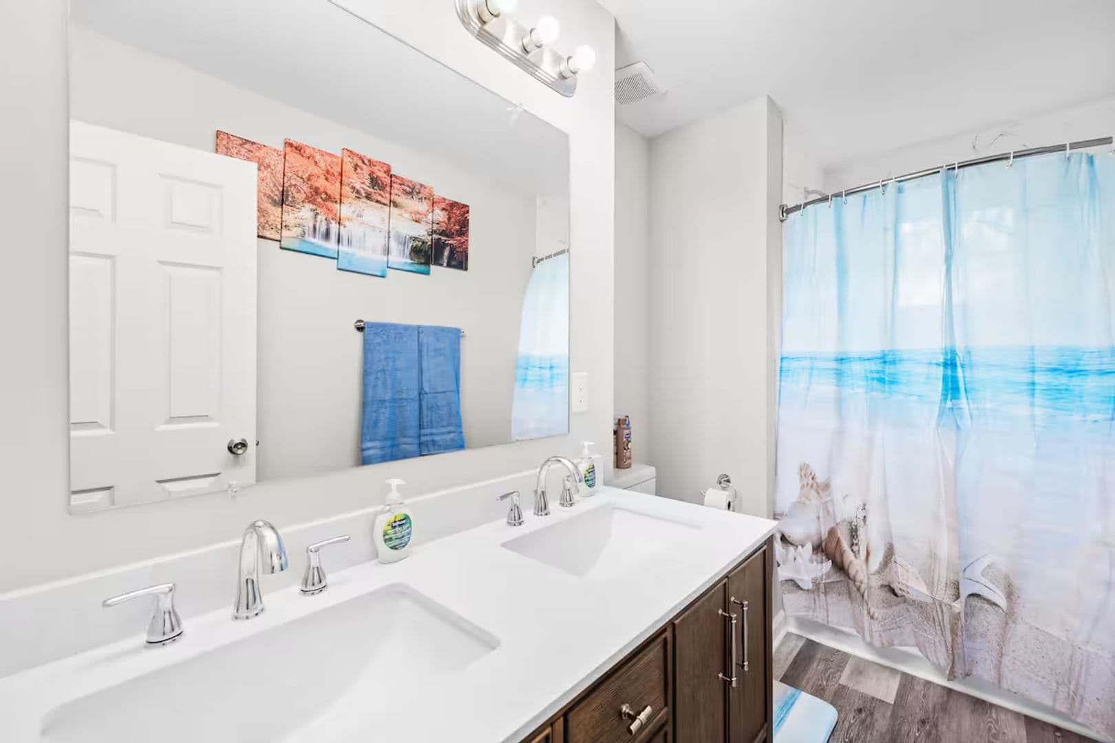 Clover House: 102 Mobley St