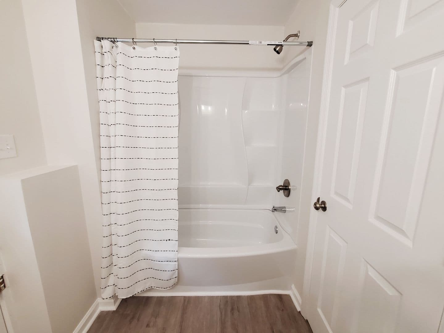 Raleigh House: 2824 Henslowe Dr
