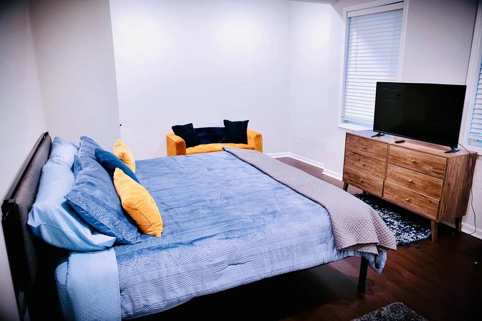 Atlanta House: 537 E Ontario Ave SW