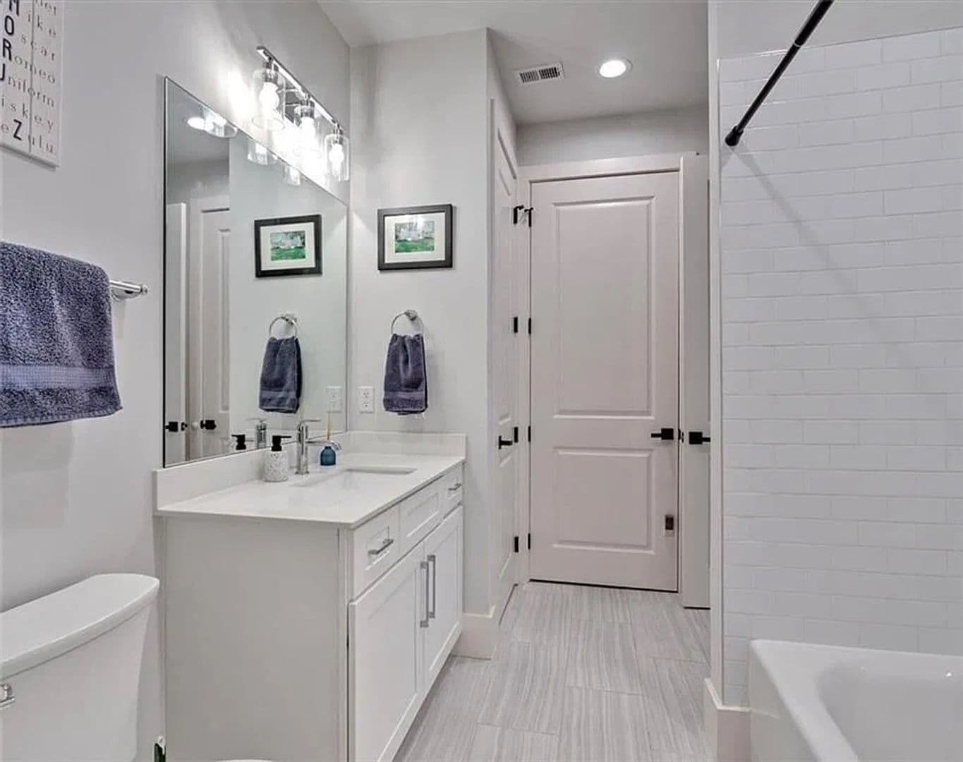 Atlanta House: 6890 Peachtree Dunwoody Rd NE