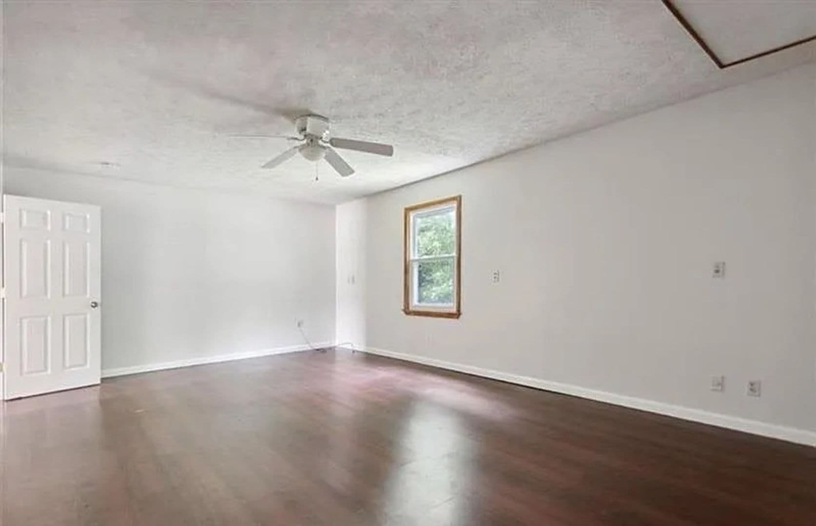 Snellville House: 3081 Brooks Dr