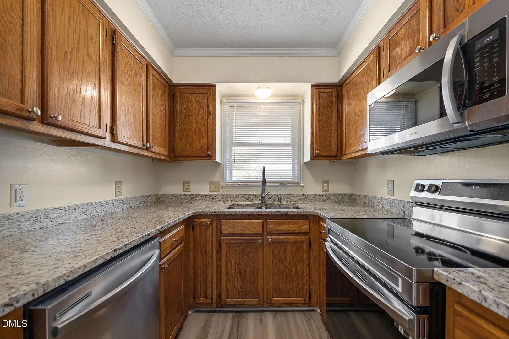 Raleigh House: 1627 Oakland Hills Way