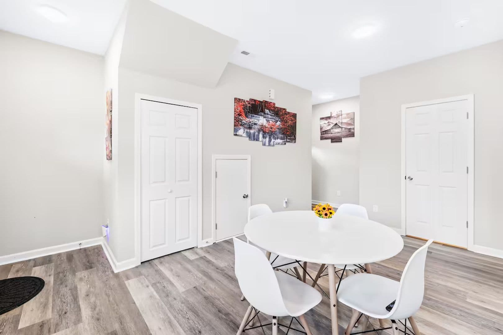 Clover House: 102 Mobley St