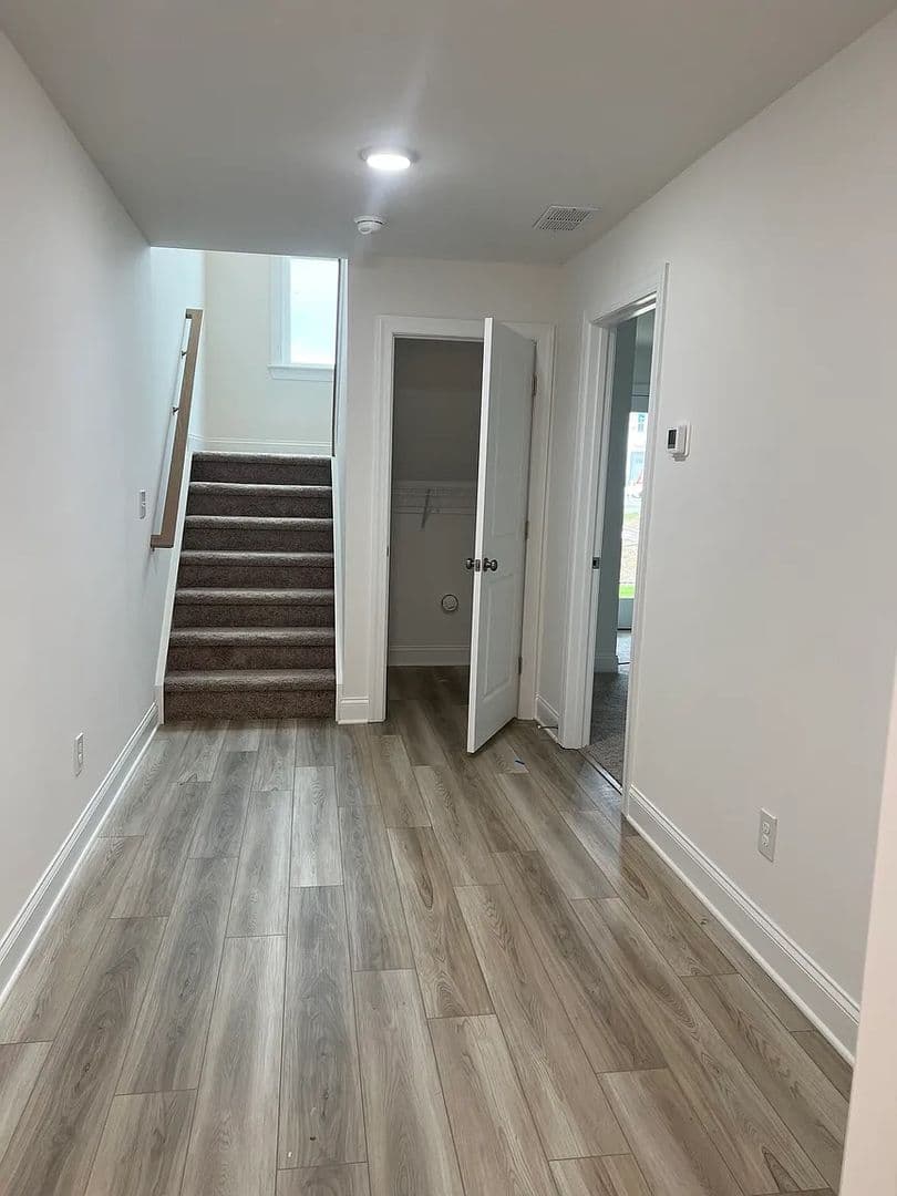 Concord House: 9221 Walnut Hill Rd NW