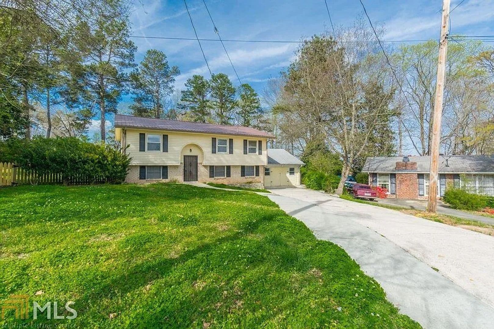Lawrenceville House: 537 Reba Rd