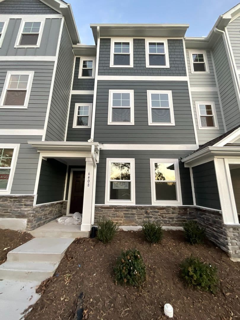 Raleigh House: 6408 Astor Elgin St