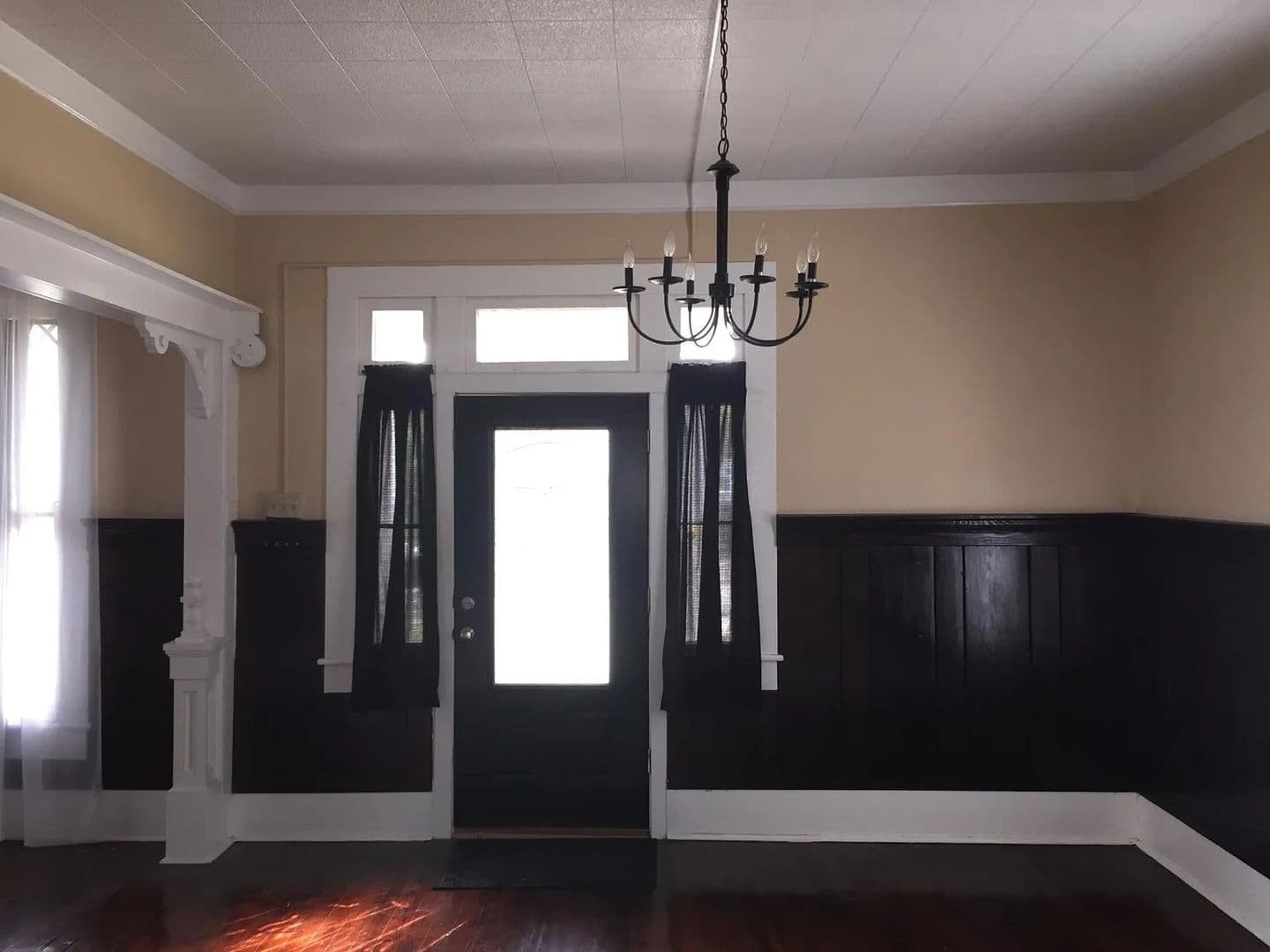 San Antonio House: 411 E Laurel