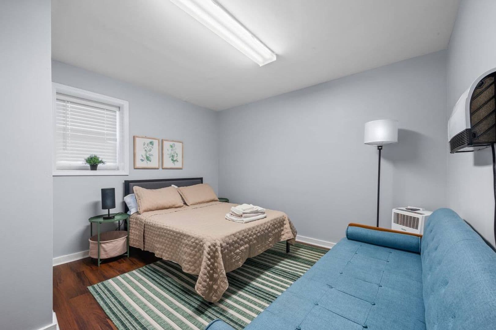 Lilburn House: 493 Greg Dr SW