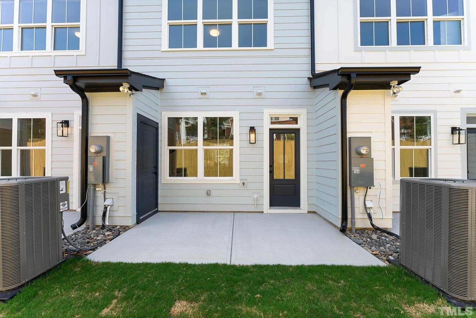 Raleigh House: 8611 Brushfoot Wy