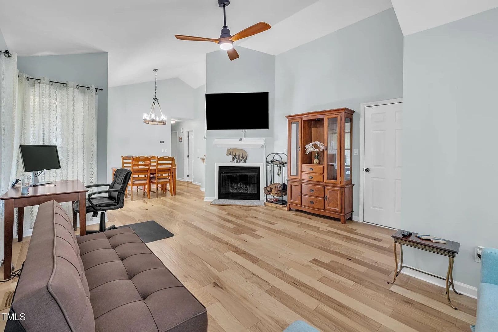 Raleigh House: 105 Tall Rock Ct